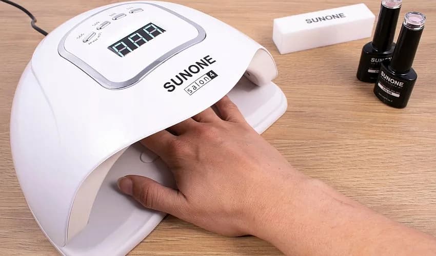 Najlepsza lampa LED do paznokci - uniknij słabych wyborów i zainwestuj w jakość