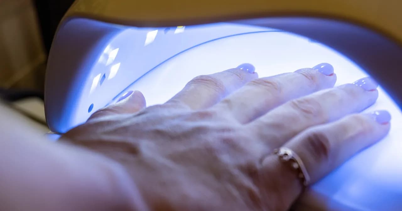 Czy paznokcie muszą odpocząć od hybrydy? Odkryj prawdę o zdrowiu paznokci