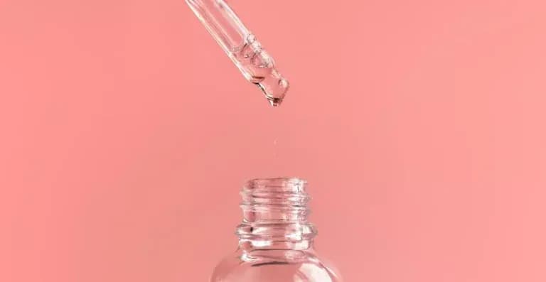 Botoks czy kwas hialuronowy co lepsze? Porównanie skutków i efektów